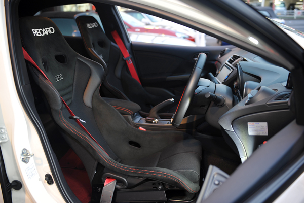 181215_recaro_rsg_asm_ruby_fk2_.jpg