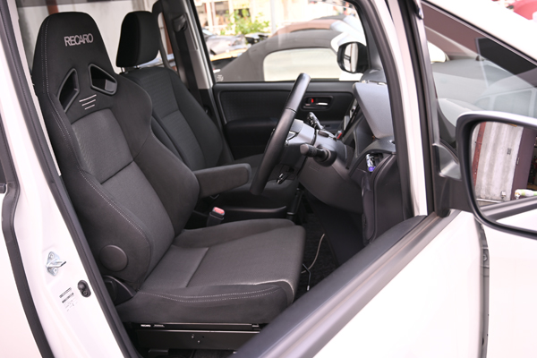 191124_toyota_noah_recaro_sr7f_gk100_asmyokohama.jpg