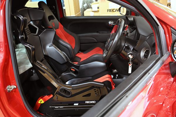 201010_595_recaro.jpg