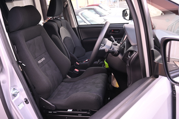 201107_toyota_noa_recaro_ergomed_asmyokohama.jpg