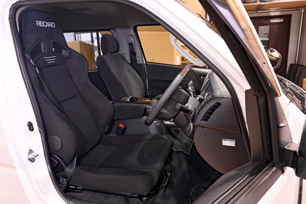 210429_hiace_recaro_sr7f_asmyokohama.jpg