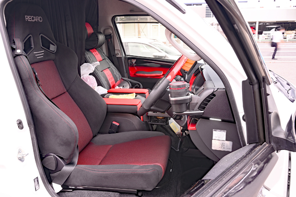 210824_hiace_recaro_sr7f_asmyokohama.jpg