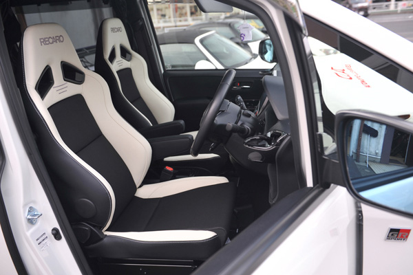 トヨタ ヴォクシー レカロ専門店 Asm 横浜市中区 レカロ Recaro シート装着写真 装着例